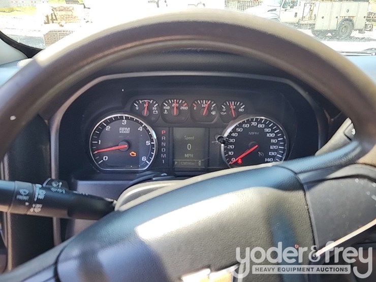 2016-chevrolet-silverado-3500hd-image-35