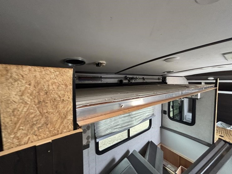 2020-premier-bl19fbpr20-travel-trailer-image-33