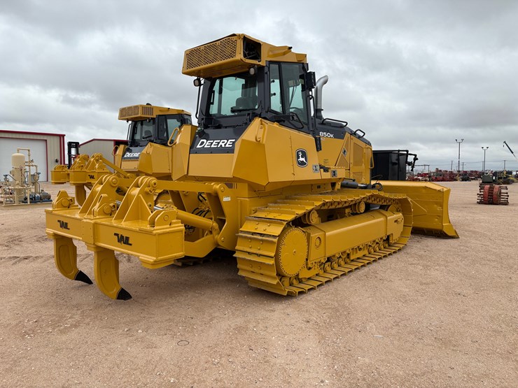 2015-deere-850k-xlt-image-5