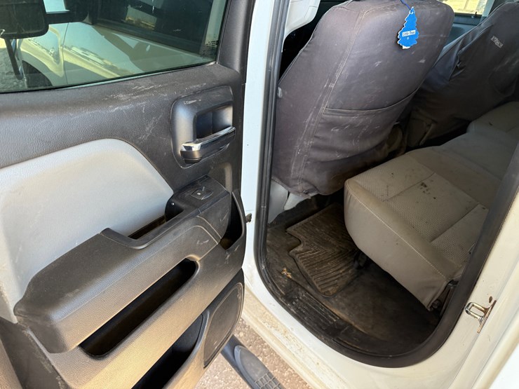 2019-chevrolet-silverado-2500hd-image-16