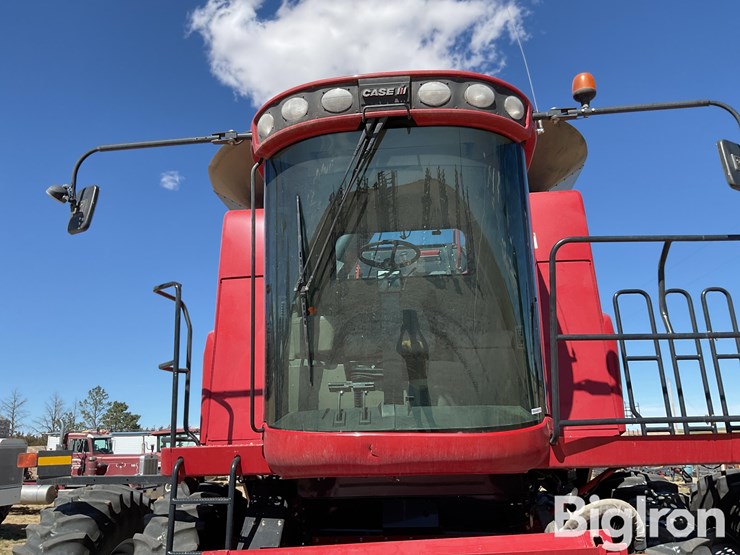 2011-case-ih-6088-image-9