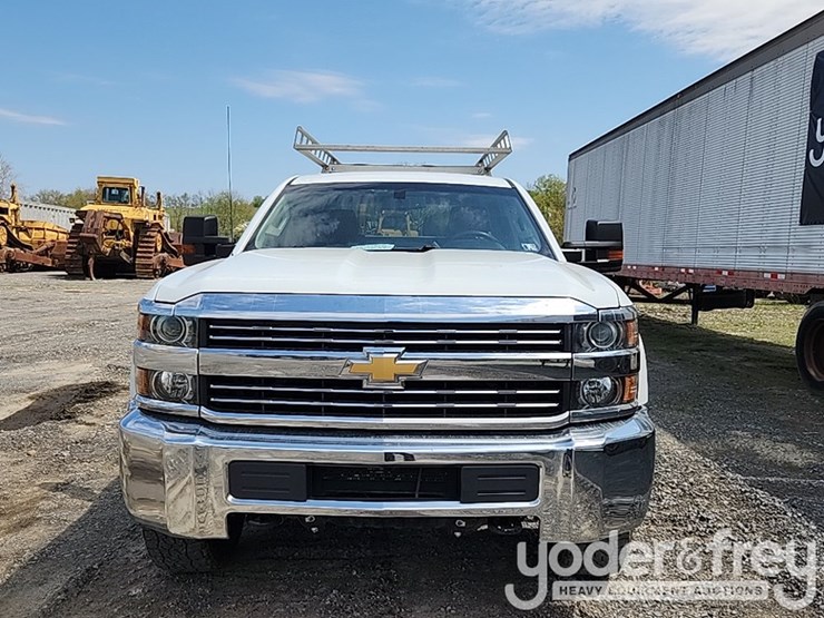 2018-chevrolet-silverado-3500hd-image-17