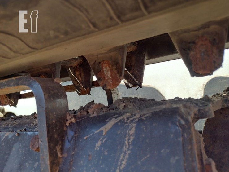 2010-bobcat-t190-image-17