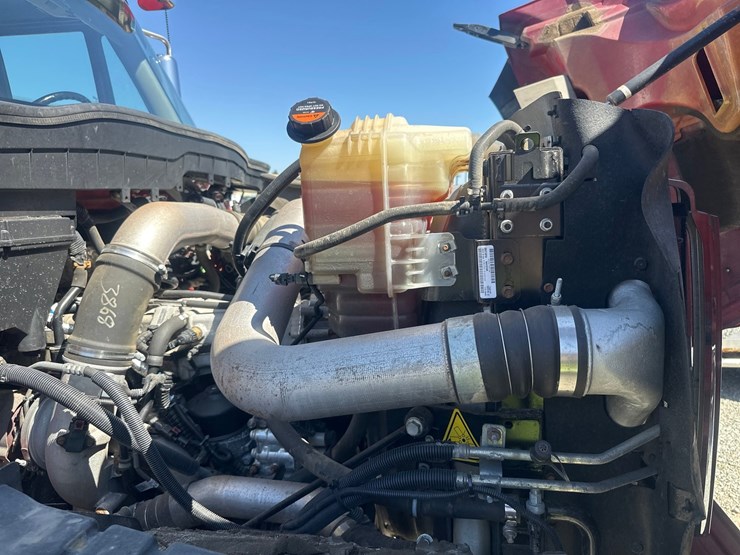 2012-international-7600-image-39