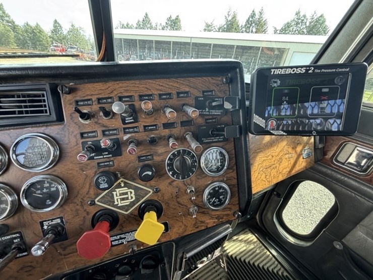 2000-peterbilt-378-image-39