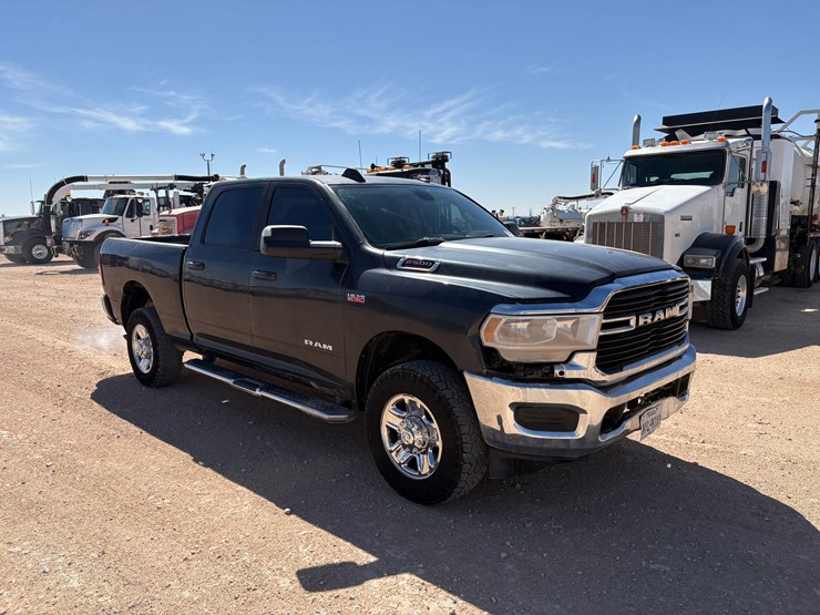 2020-dodge-2500-image-3