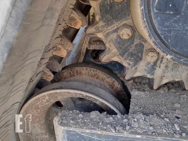 2023-deere-333g-image-24