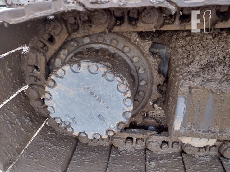 2020-volvo-ec220e-lr-image-22