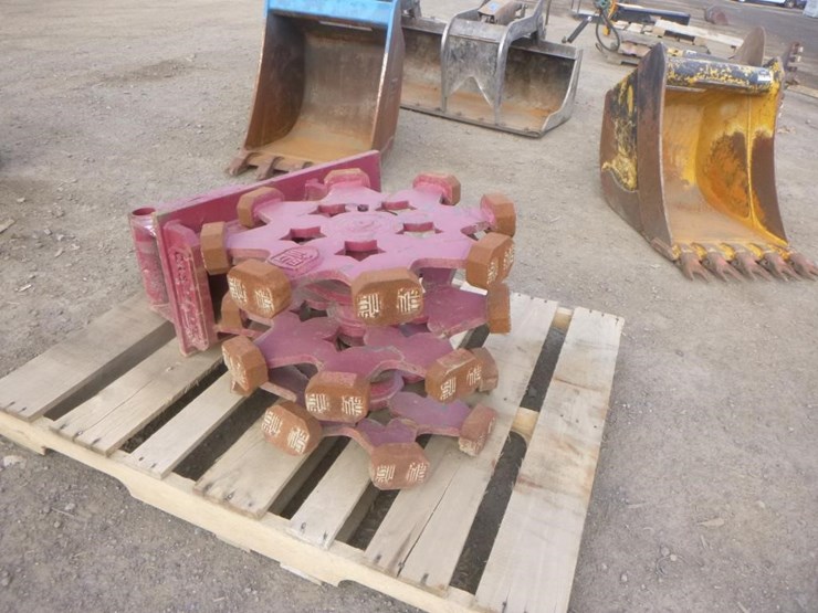 sui-17"-excavator-compaction-wheel-image-2