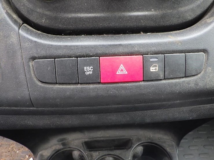 2021-dodge-1500-image-36