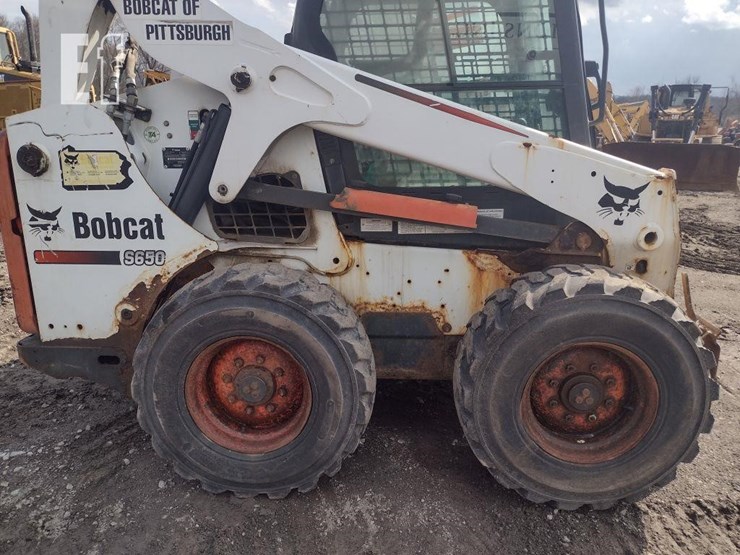 2012-bobcat-s650-image-20