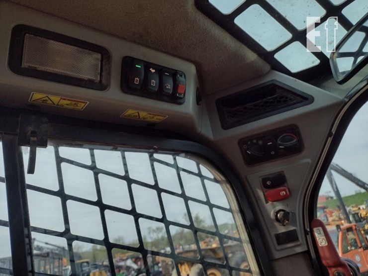 2020-caterpillar-259d3-image-8