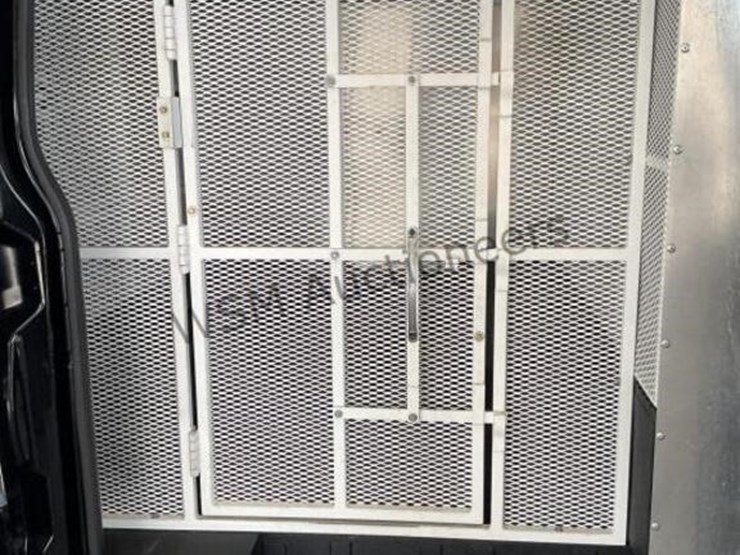 2019-ford-transit-image-9