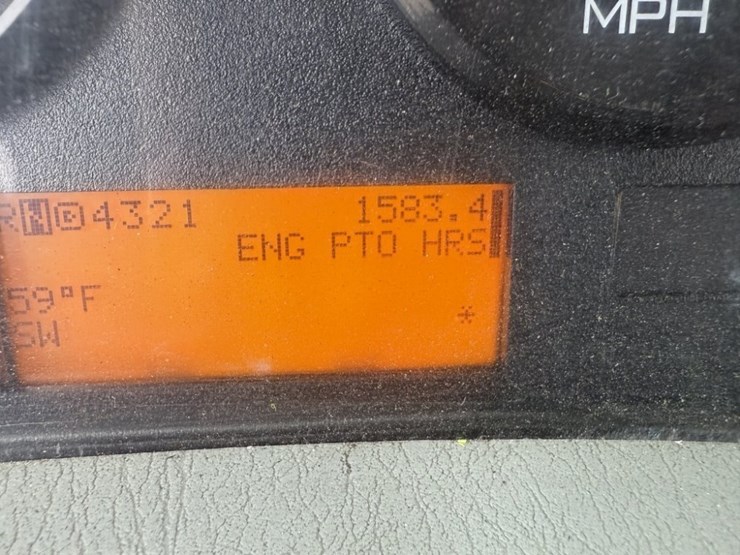 2012-international-7600-image-37