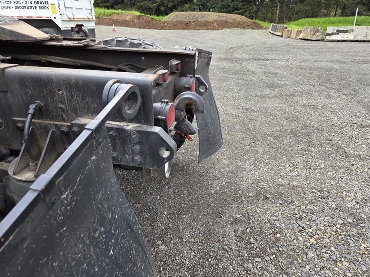 2002-oshkosh-m1070-image-8