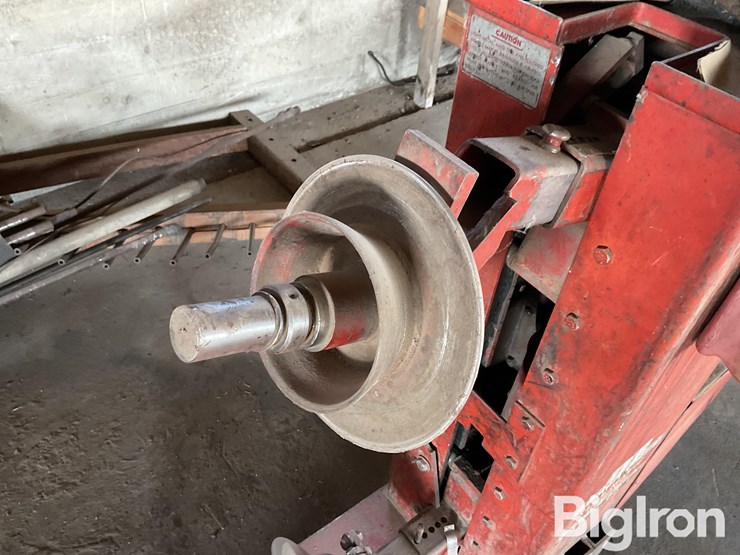 may-m62-b-tire-matic-tire-changer-image-11