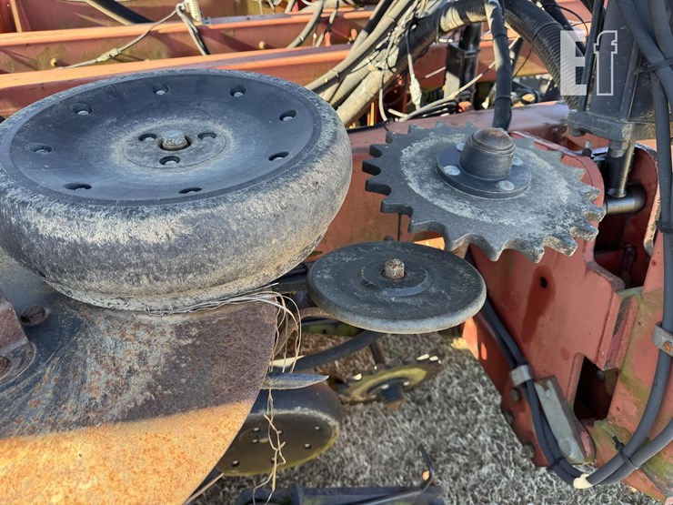 case-ih-2400-image-31