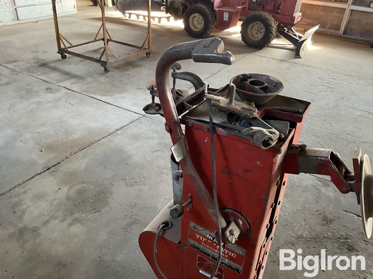 may-m62-b-tire-matic-tire-changer-image-17