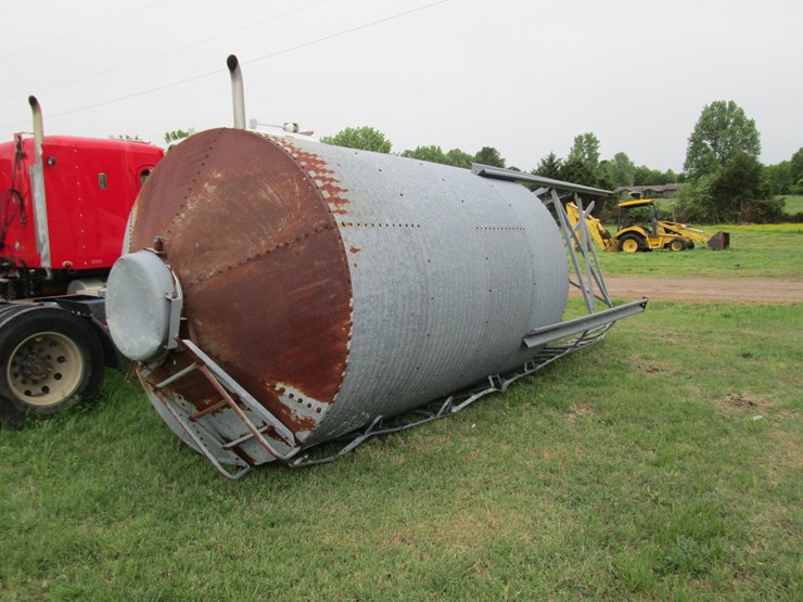 #46186-•-over-head-feed-bin-image-3