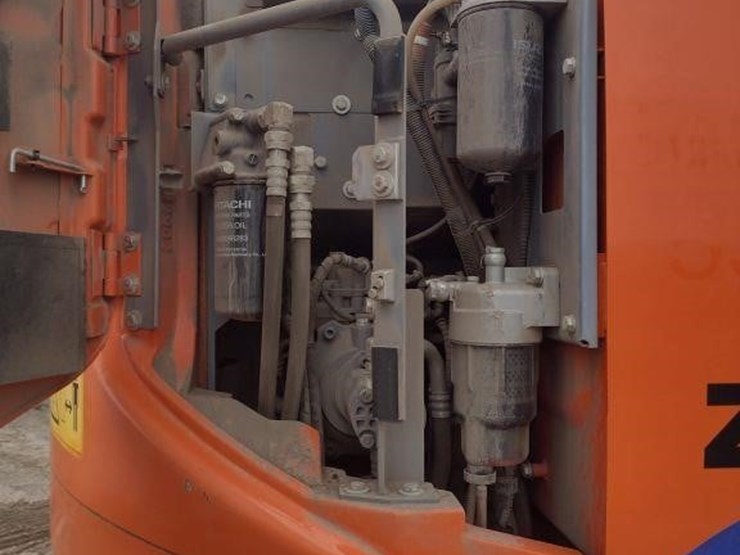 2018-hitachi-zx135us-6-image-27