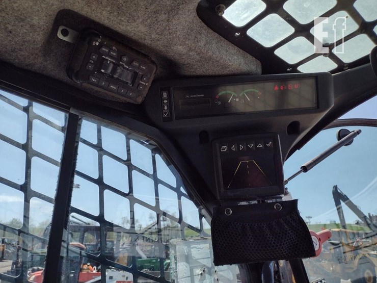 2022-deere-333g-image-7