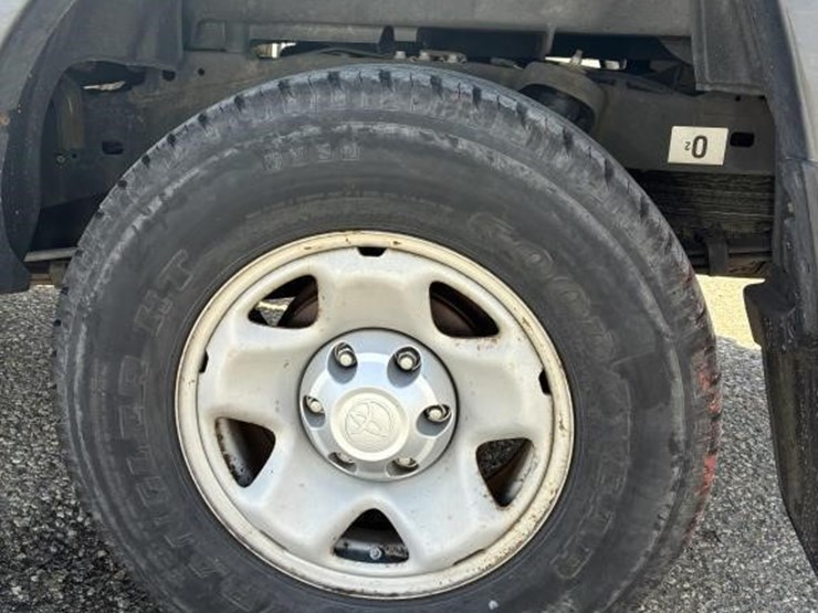 2013-toyota-tacoma-image-5