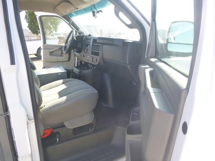 2016-chevrolet-2500-image-17