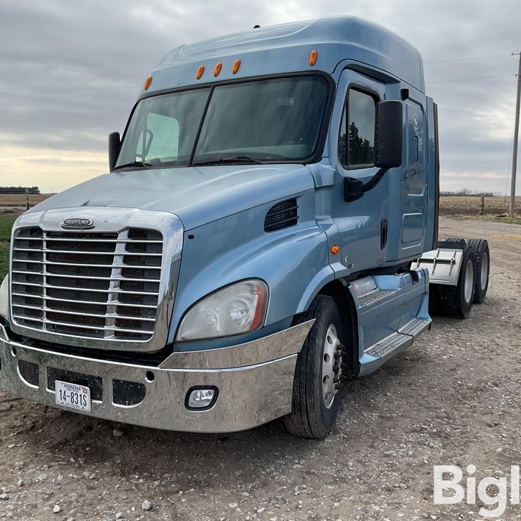 2012 FREIGHTLINER CASCADIA 113