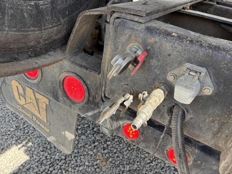 2000-peterbilt-378-image-31