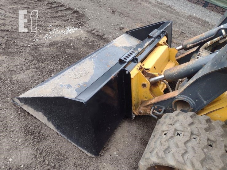 2020-deere-331g-image-17