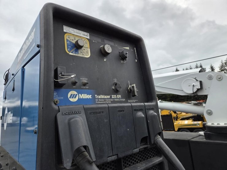 2022-ford-f550-image-7