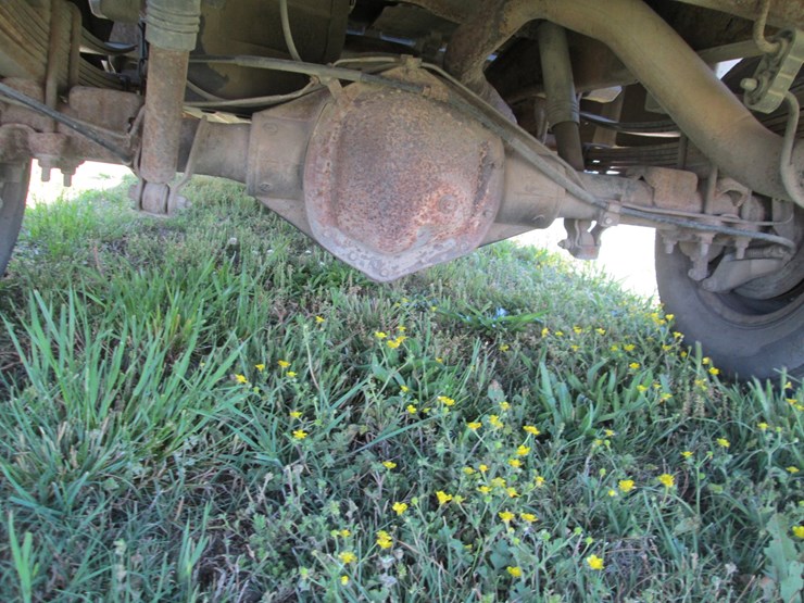 2001-chevrolet-3500-image-8