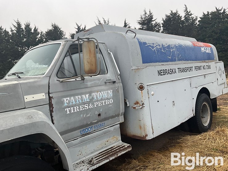 1983-ford-f800-image-11