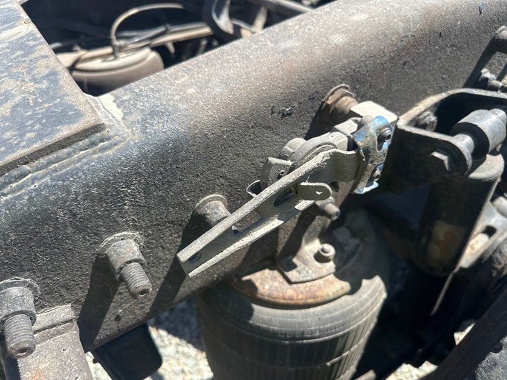 2004-massey-ferguson-8-image-24