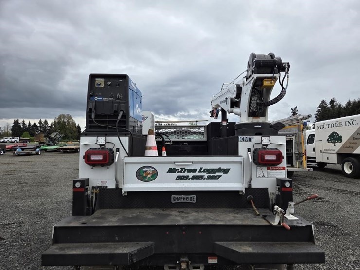 2022-ford-f550-image-4