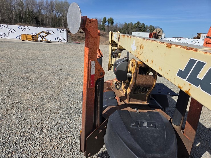 2010-jlg-t500j-image-26