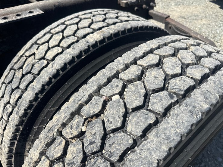 2004-massey-ferguson-8-image-65