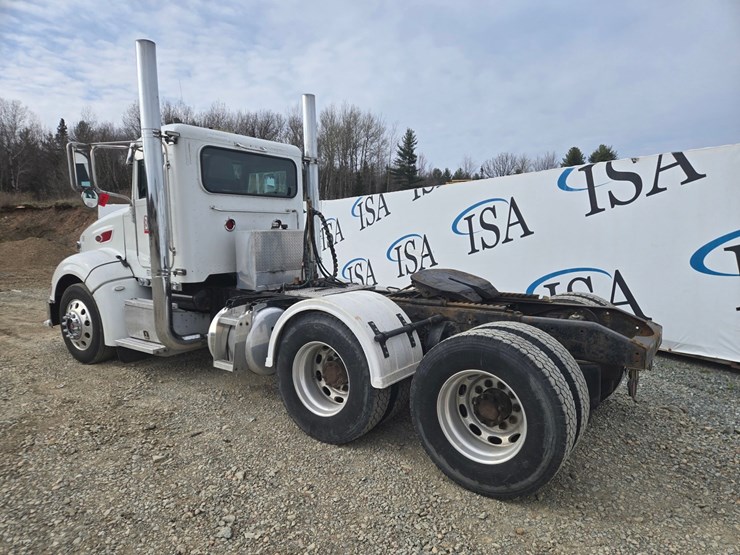 2013-peterbilt-386-image-3