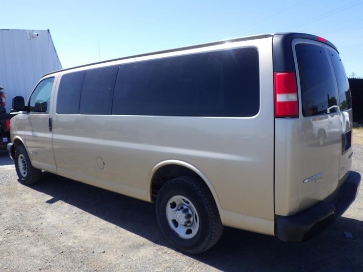 2006-chevrolet-express-3500-image-4
