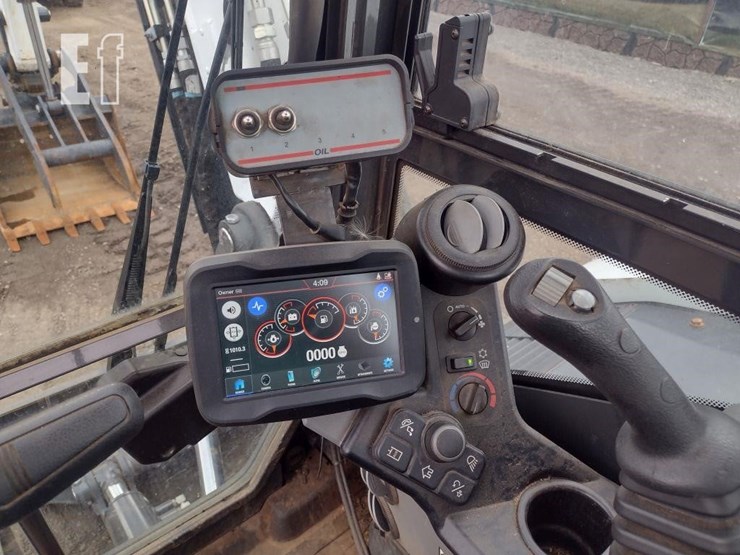 2020-bobcat-e85-image-7