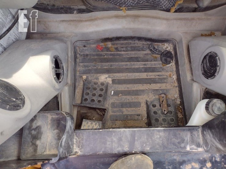 2011-caterpillar-256c-image-11