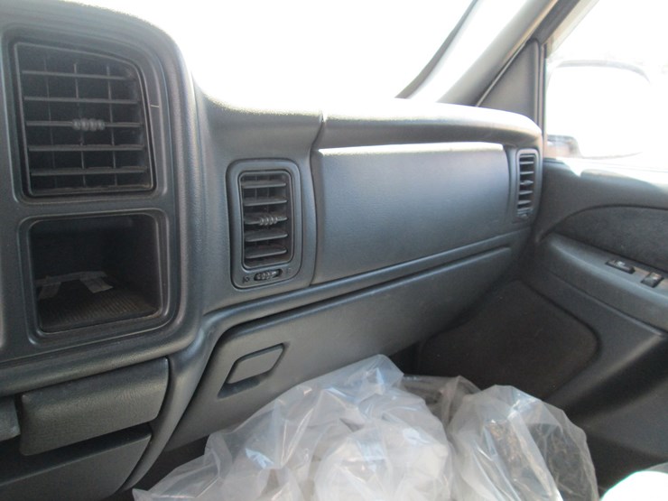 2001-chevrolet-3500-image-33