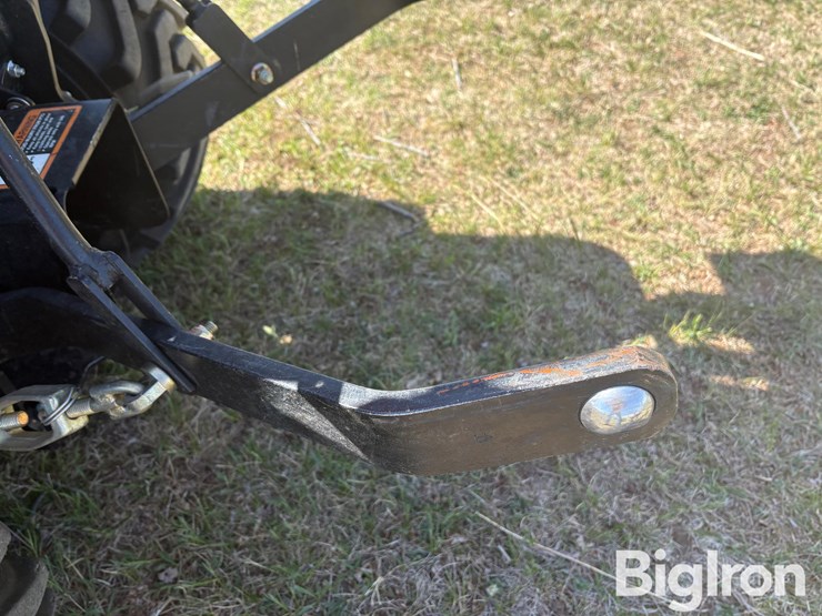 2013-john-deere-1025r-image-12