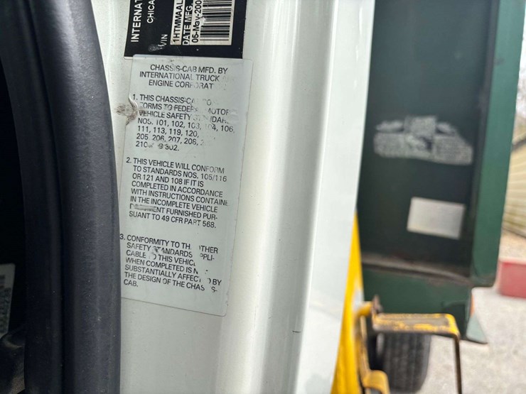 2005-international-durastar-4300-image-32