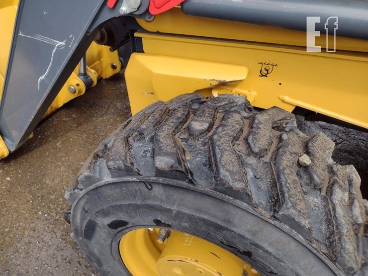 2020-deere-310l-image-15