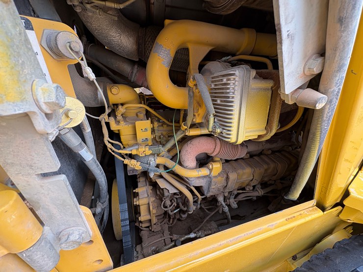 2016-deere-850k-lgp-image-5