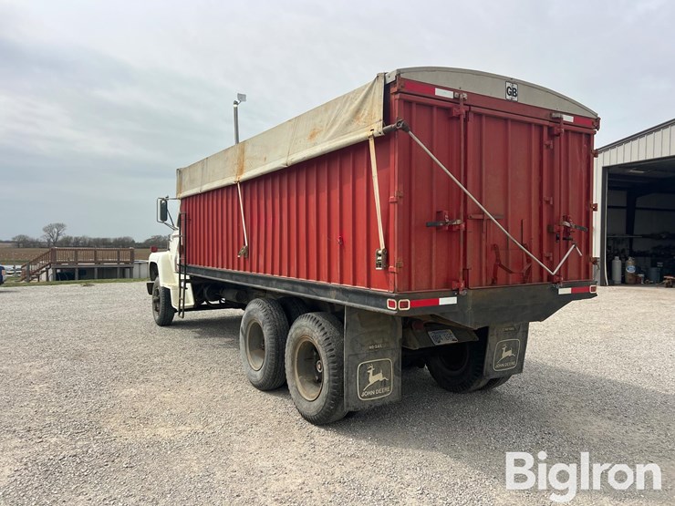 1977-ford-800-image-7