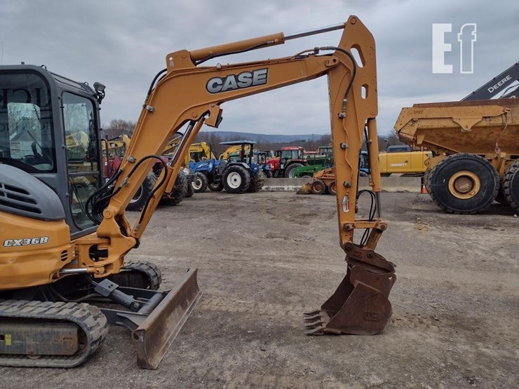 2017-case-cx36b-image-21