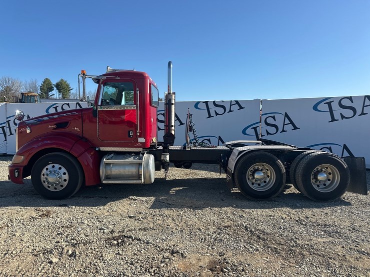 2008-peterbilt-386-image-2