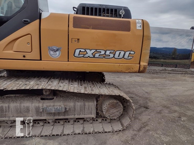 2015-case-cx250c-image-30